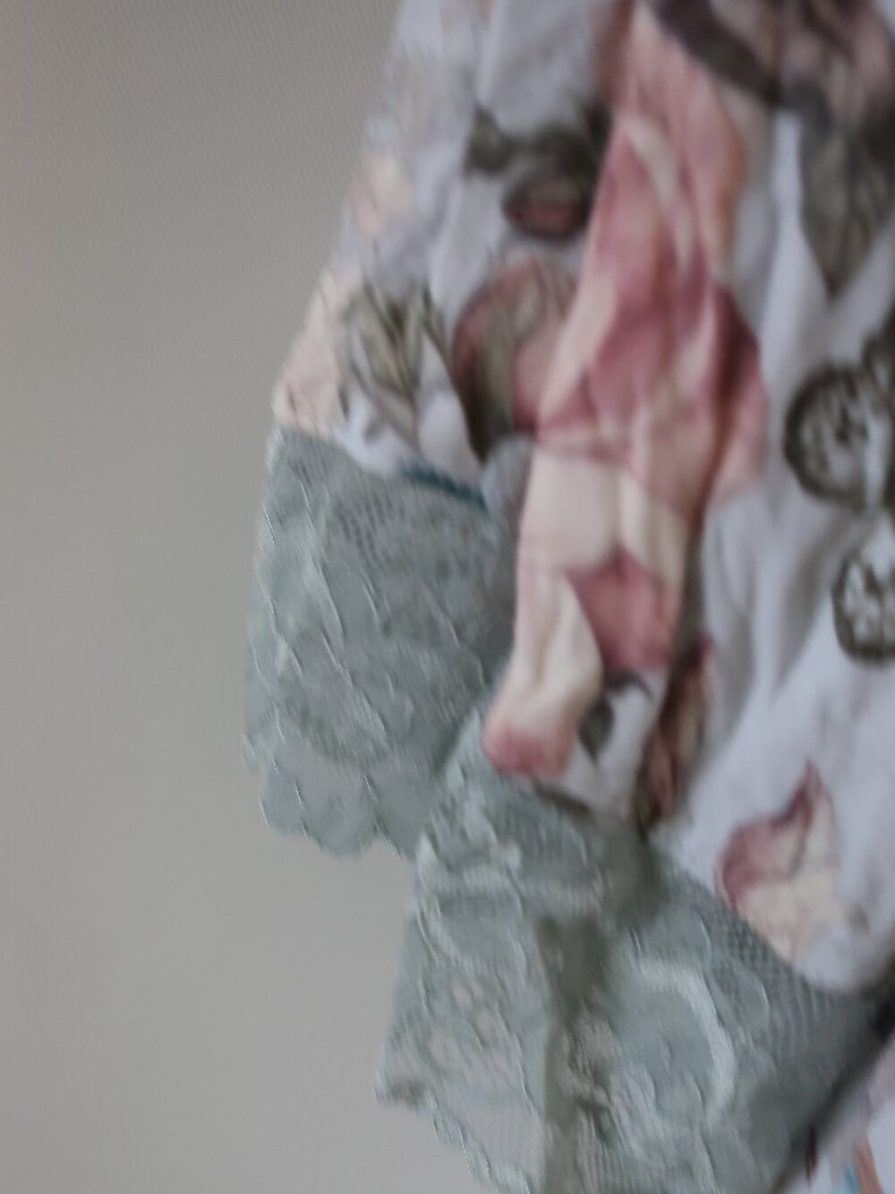 Womens Posh Peanut (Item- 937) Multicolor Rose Flora Robe S/M - Picture 4 of 7